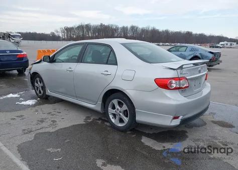 2013 Toyota Corolla S из США, поврежденный, VIN 2T1BU4EE1DC041077